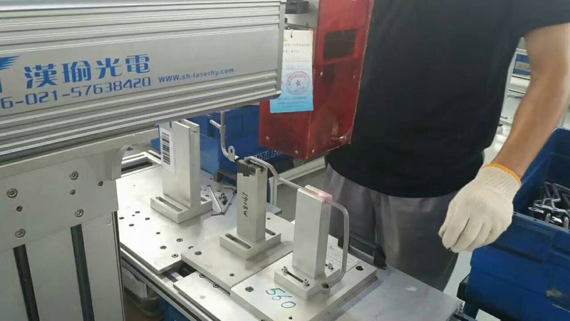 汽车油管类标识